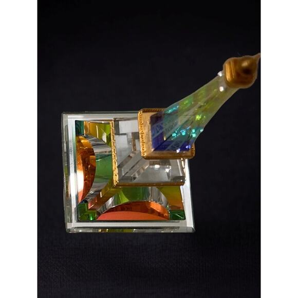 Crystal Eiffel Tower Display Statue 5 1/2 inches tall. - Picture 3 of 4